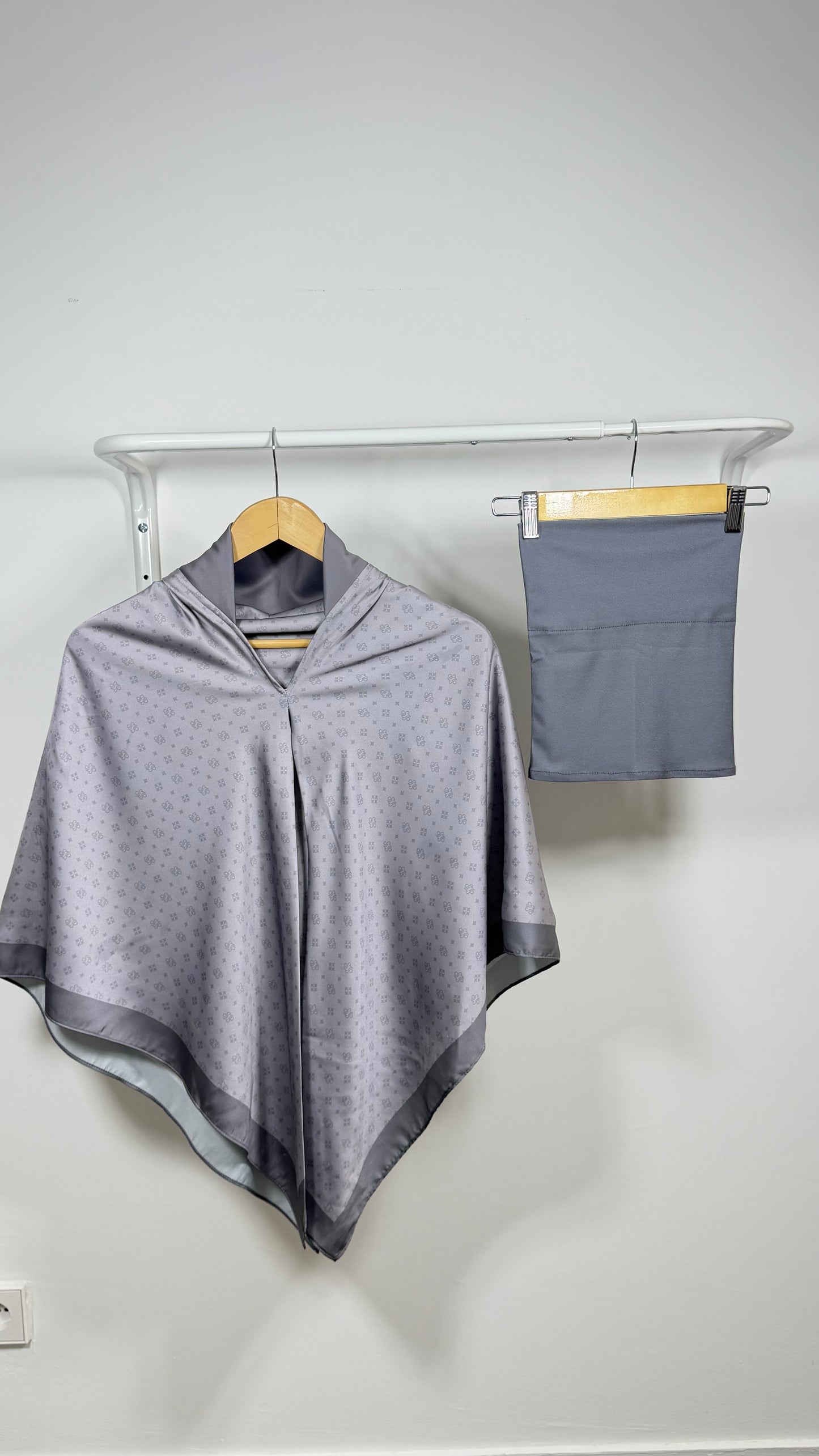 Mono Grey