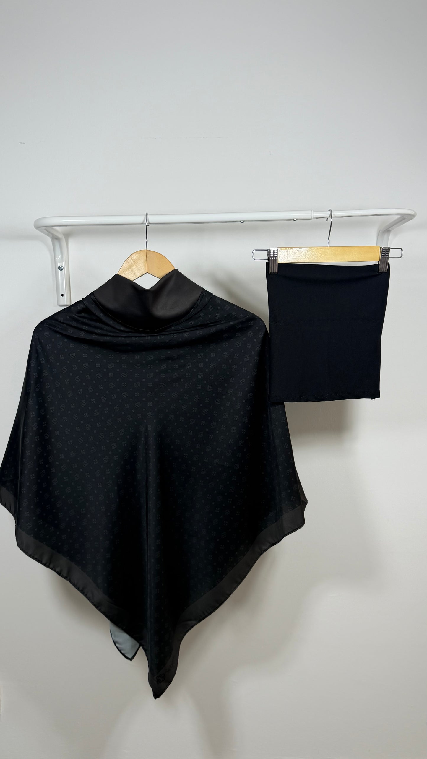 Mono Black