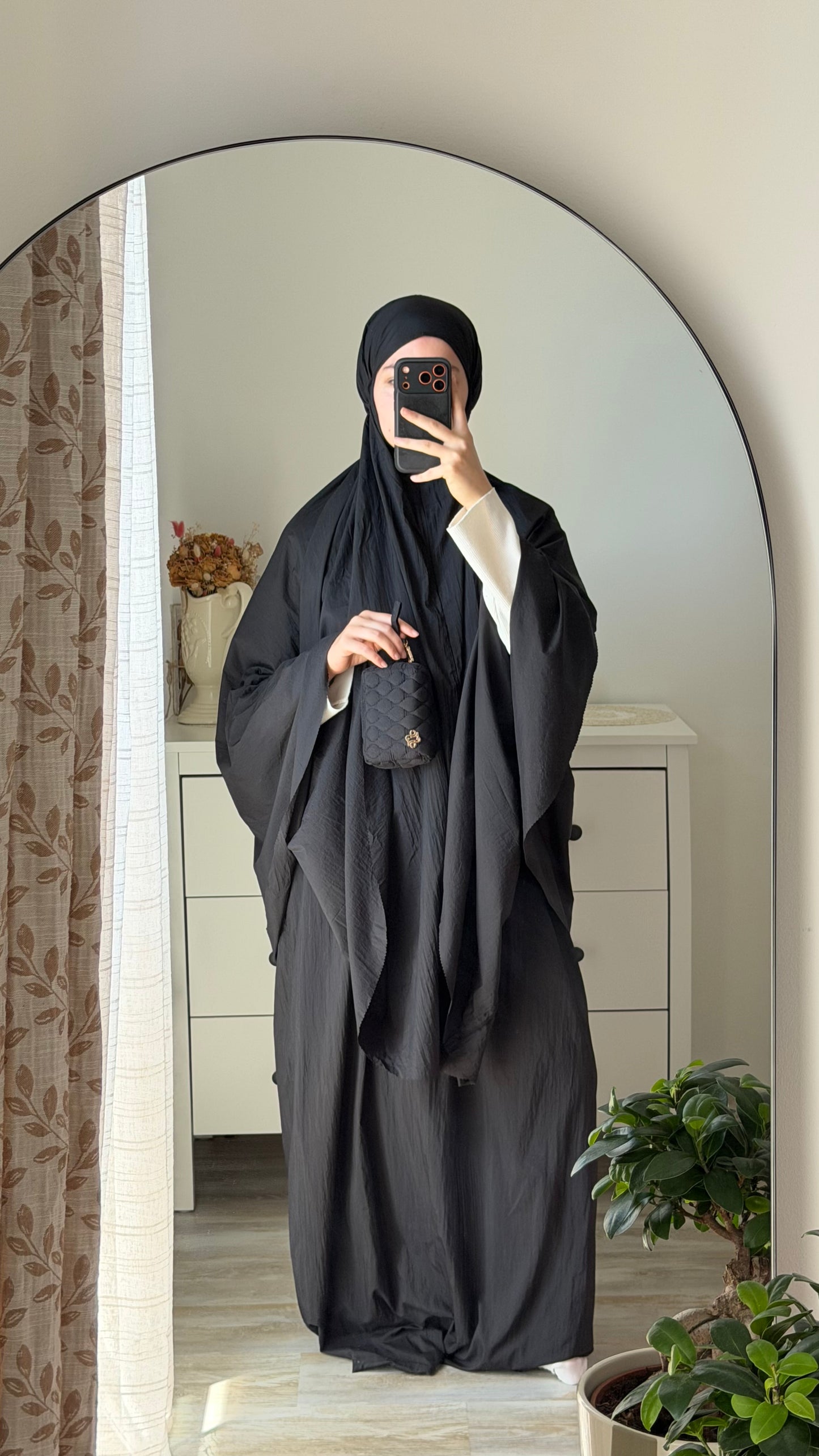 Raha Black